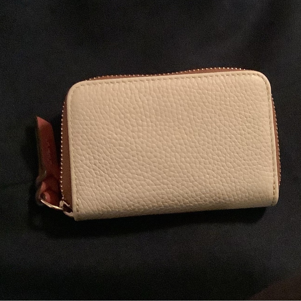 Dooney & Bourke Pebble Grain zip Around Wallet - Picture 2 of 4